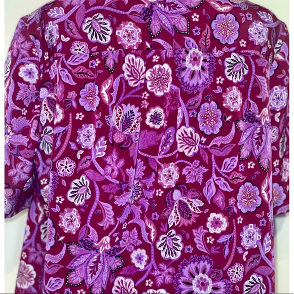 Vibrant Fuchsia Floral Button Up 💜 - Picture 7 of 7